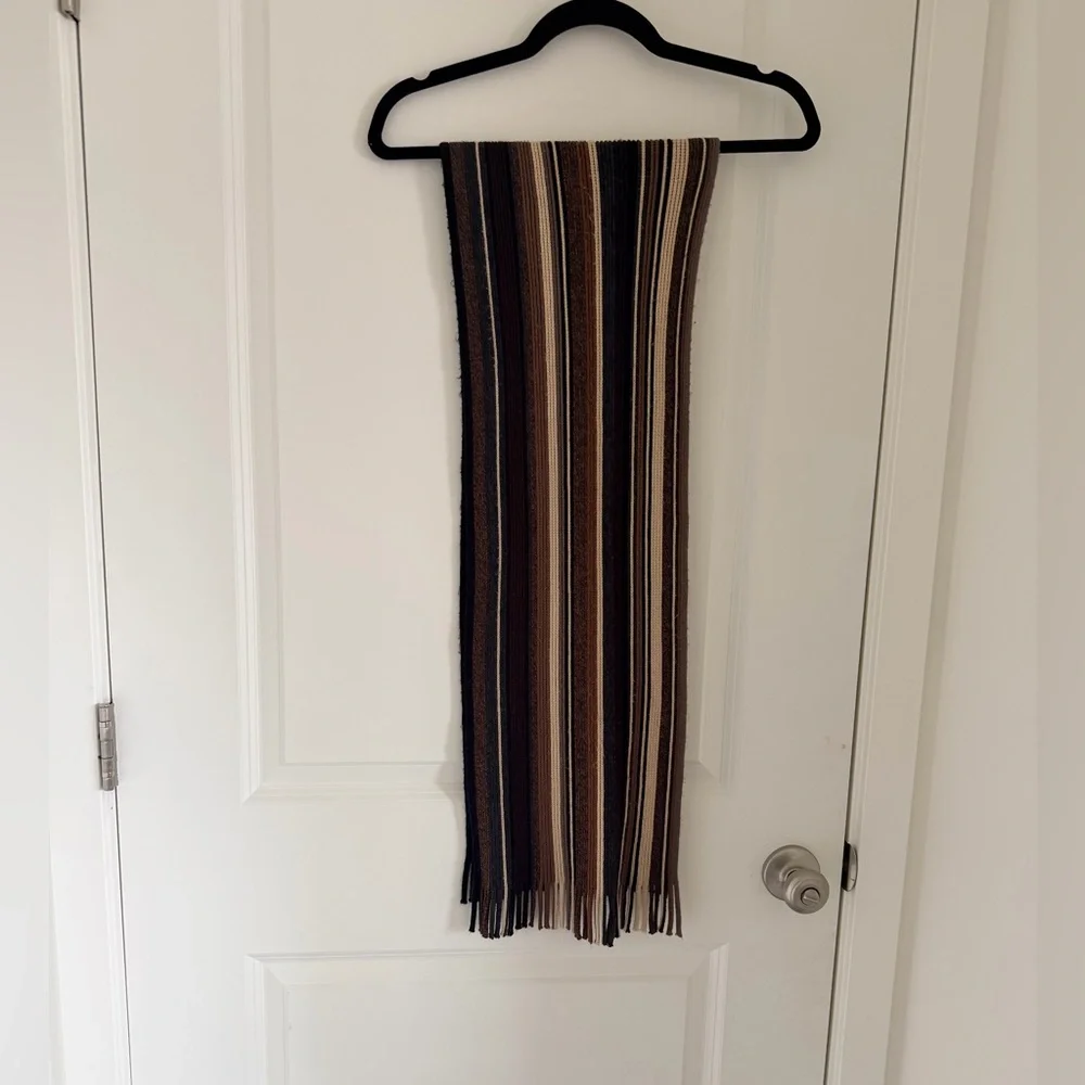 Bundle of 4 men's winter fringe acrylic scarves